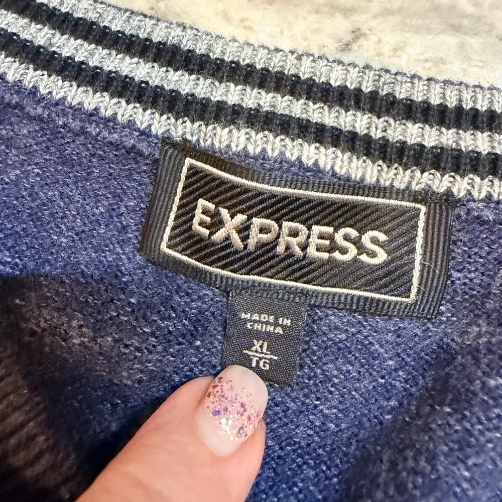 Express Navy Blue V-Neck Sweater Size XL Men’s Cotton Blend Long Sleeve Casual